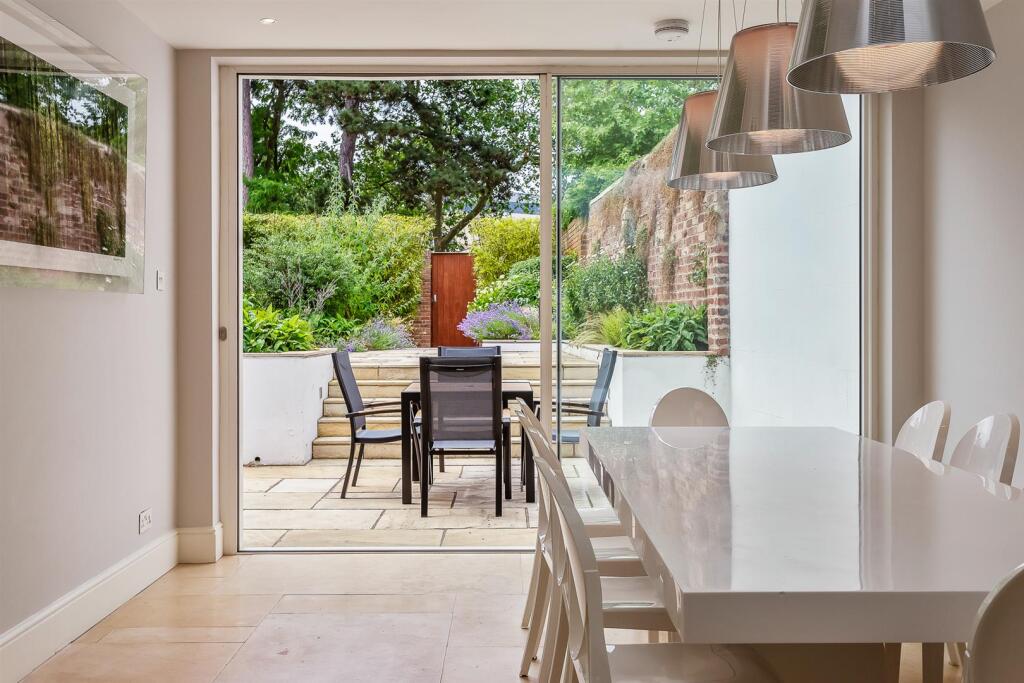 Breakfast Room