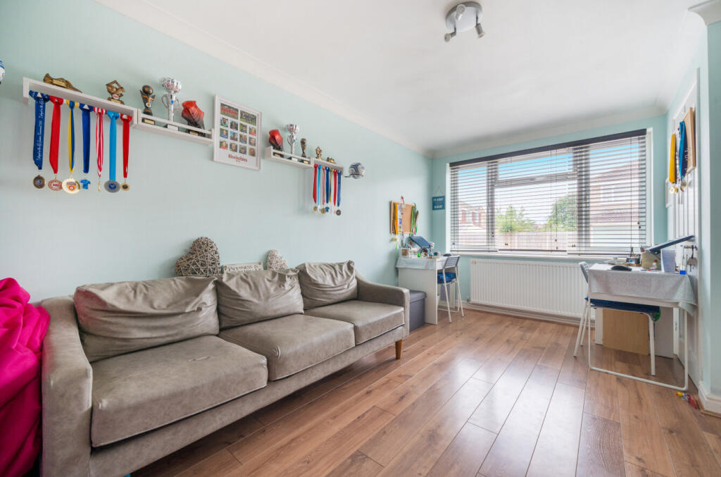 1331290-5-689074b...