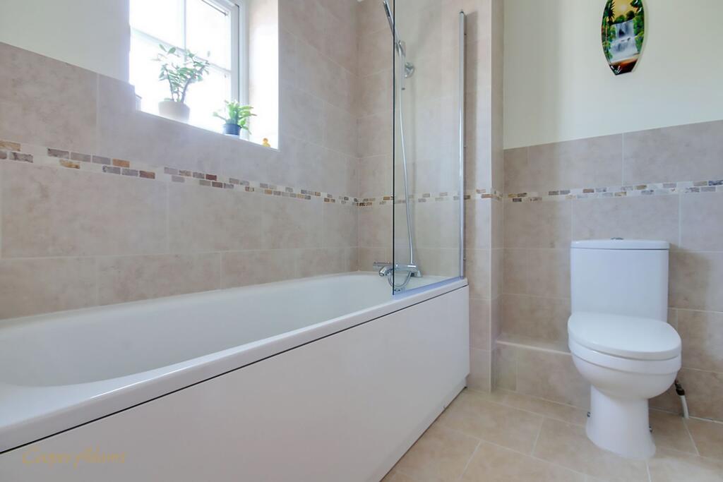 En-suite bathroom