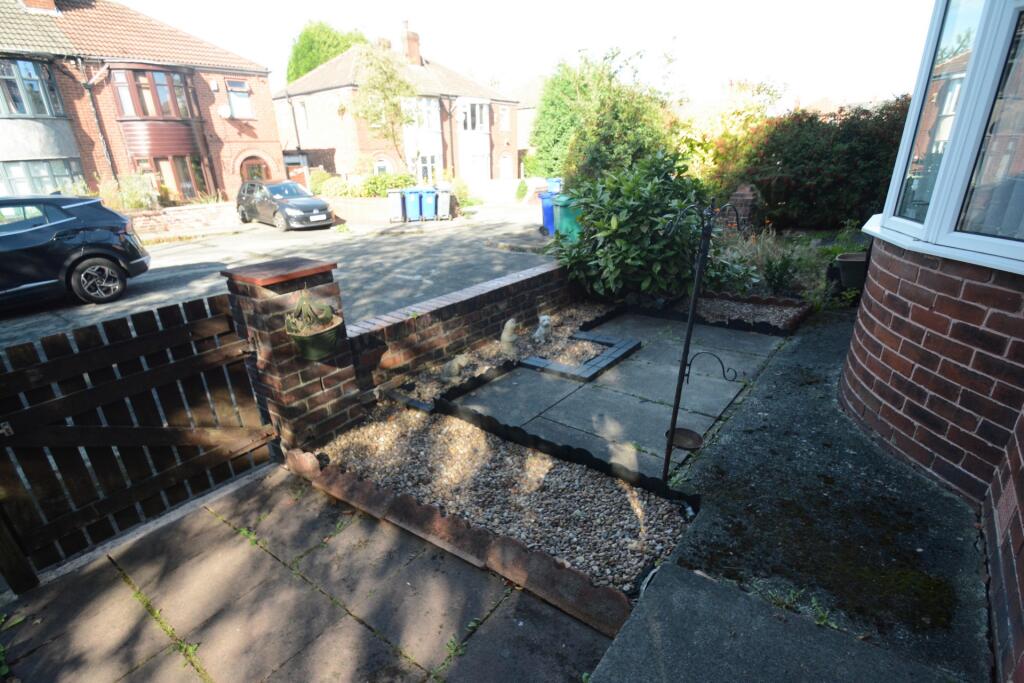 FRONT GARDEN