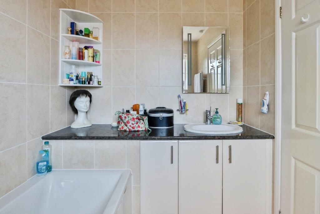 En-Suite Bathroom
