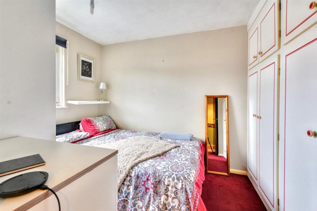 Bedroom 1_1.jpeg