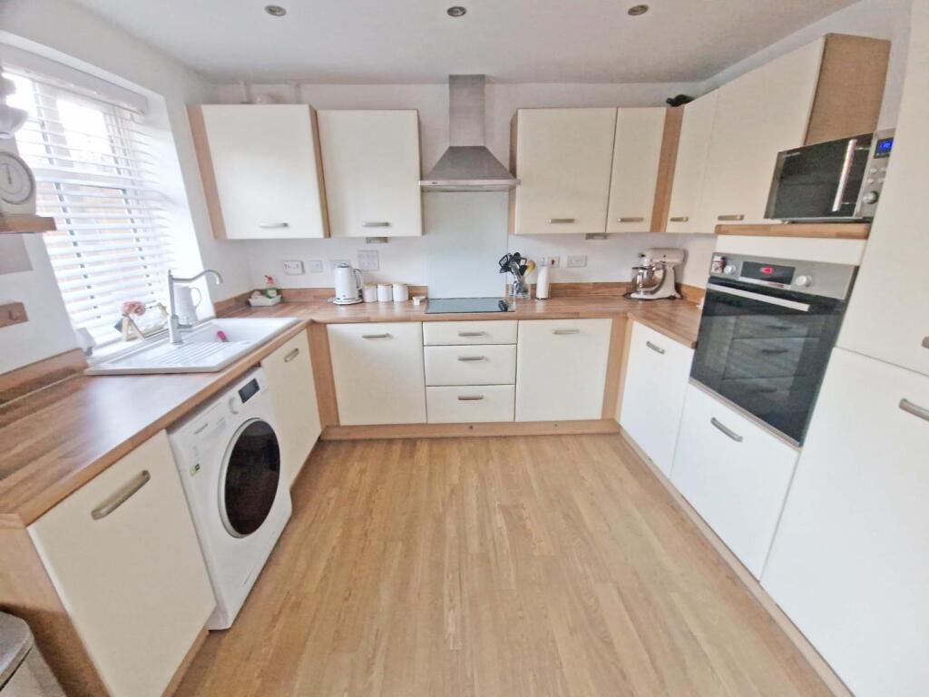 kitchen1.jpg