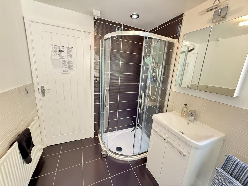 Main bathroom