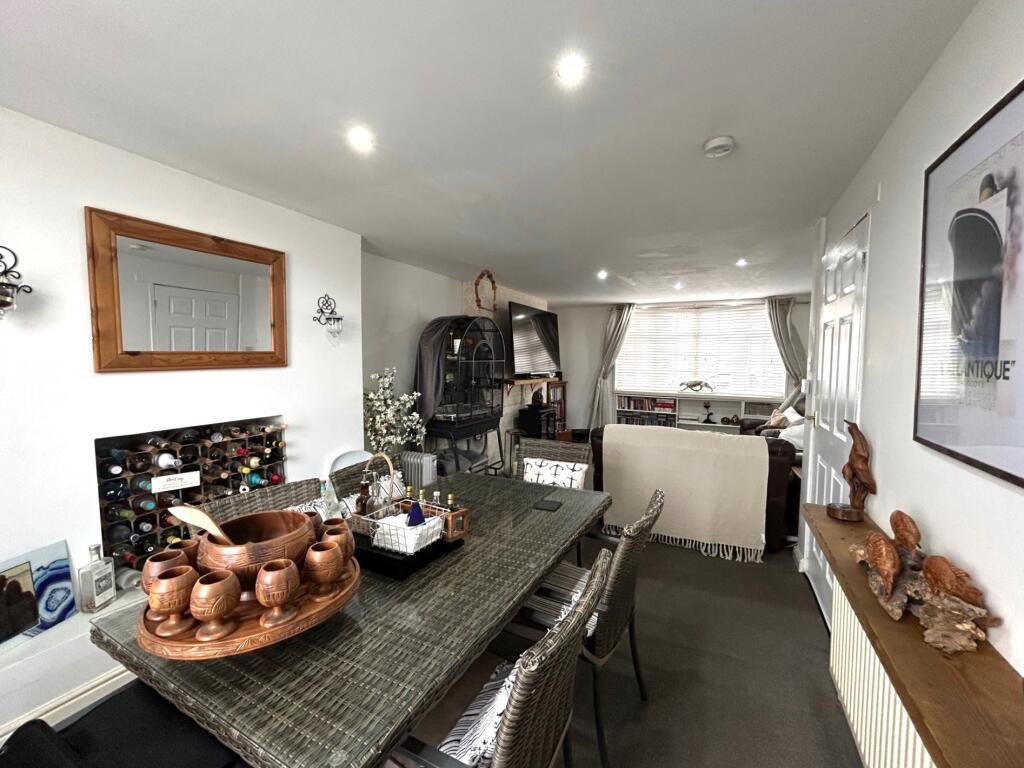 Lounge Dining Room ( R-L )