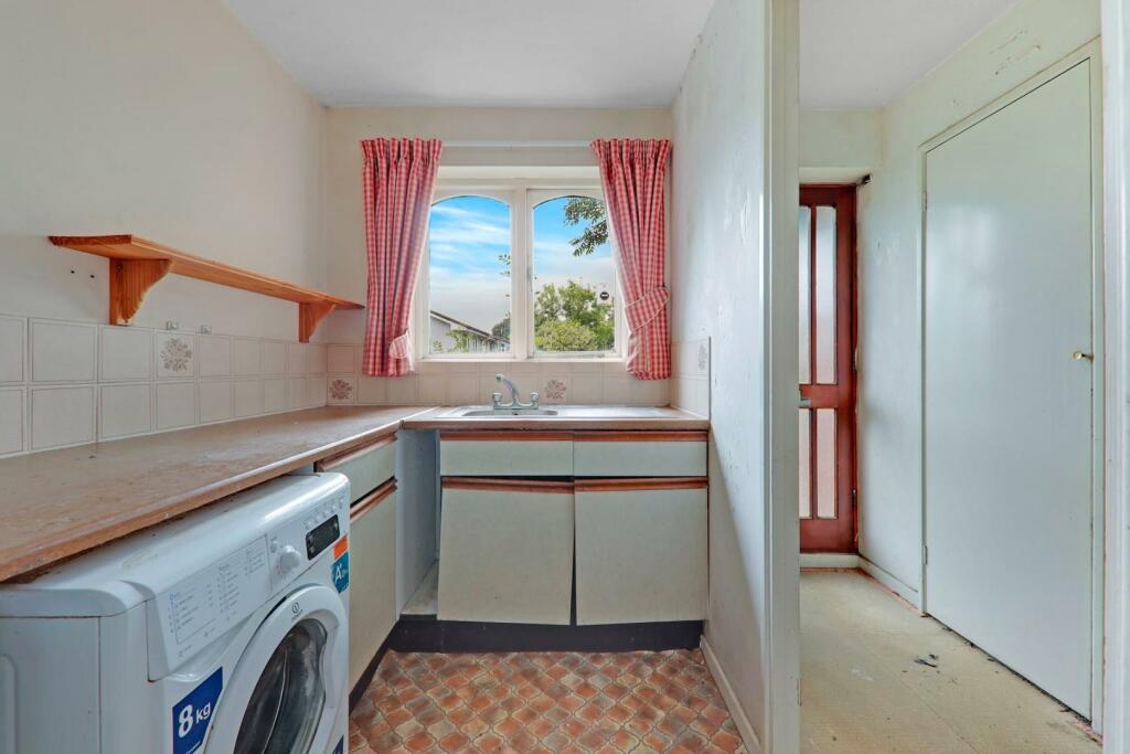 02-368cJHPropWorld - 20 Chelsfield Gardens - 4-med