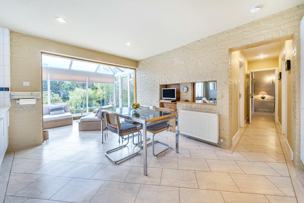 1371322-9-68f7a45...