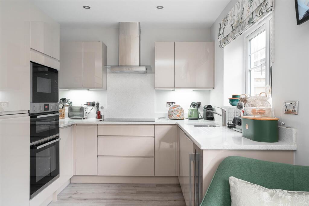 Kitchen-8.jpg