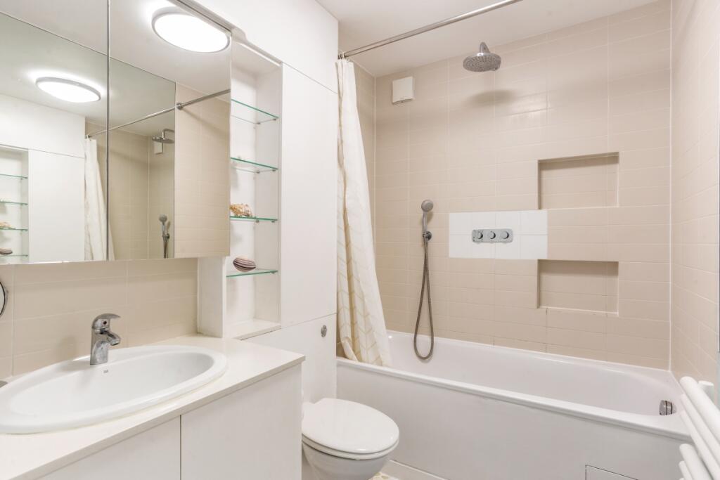 Flat 18, Rosebank...