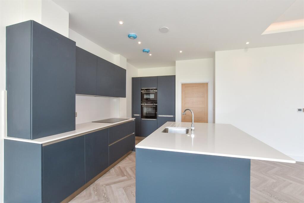 Lounge/ Kitchen/ Diner