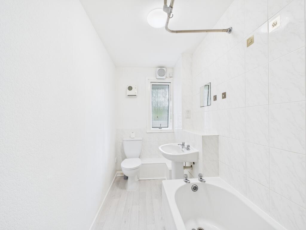 CAM02023G0-PR0176-STILL021