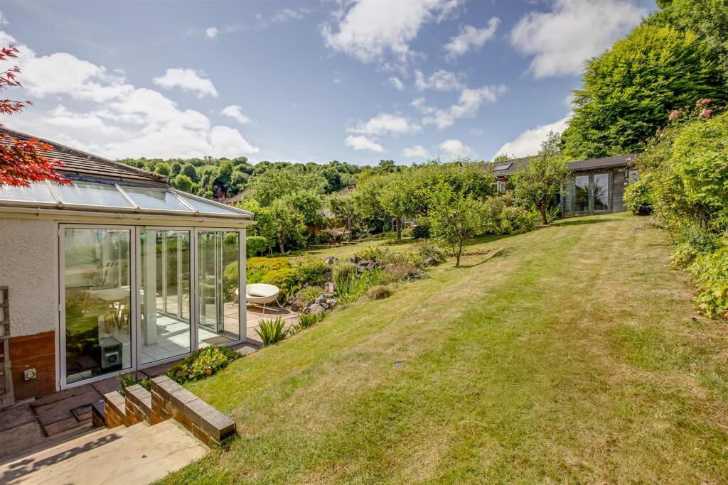 2 Lime Avenue, HP11 1DP-11.jpg