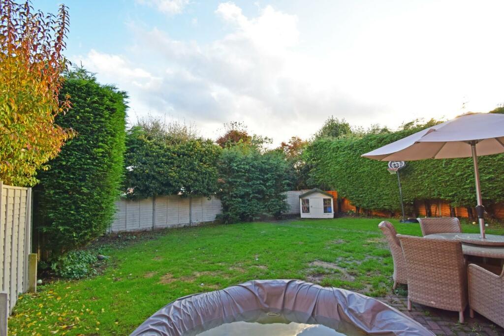 34 Meadowvale Road, garden b.jpg