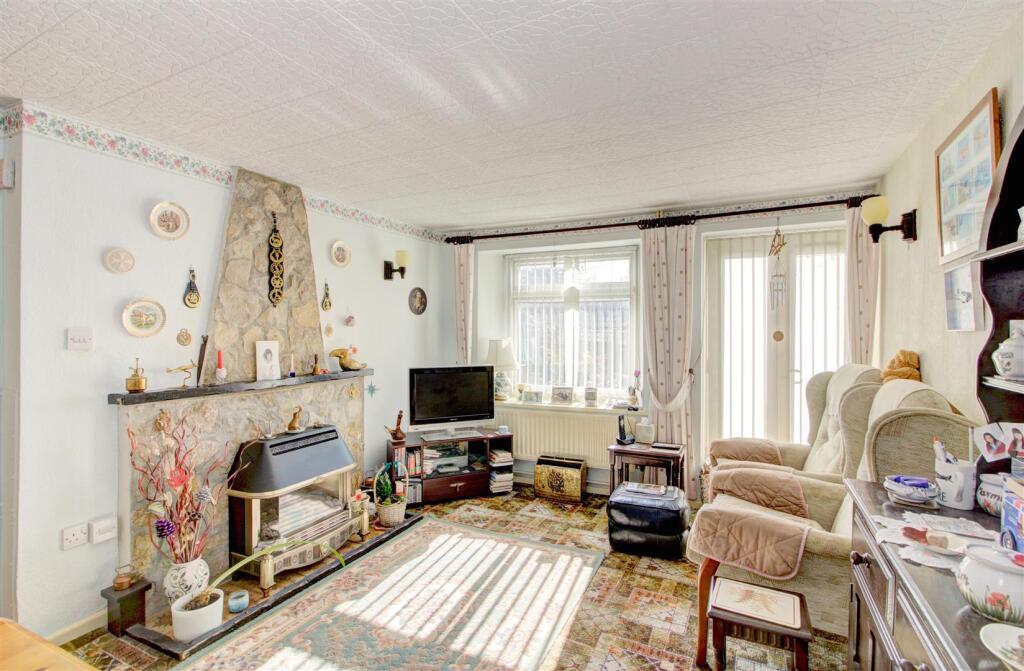 Sitting room/dining