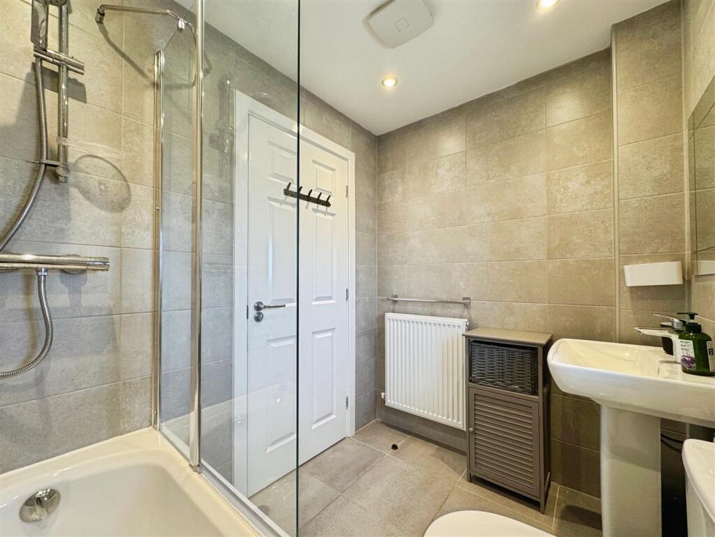 1e3f17bd--4CFA-BE82-8D841C108341-18337-000008D65C4