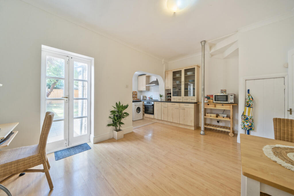 1335947-9-689f30f...