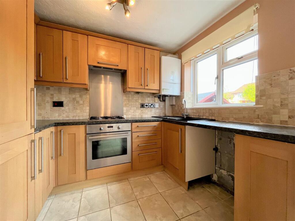 Kitchen Area Aspect 2