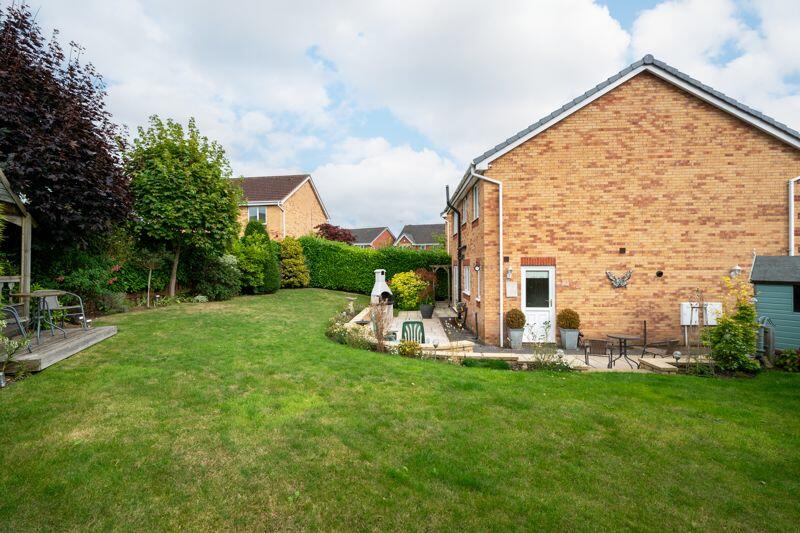 Wraparound Garden &amp; Patio 