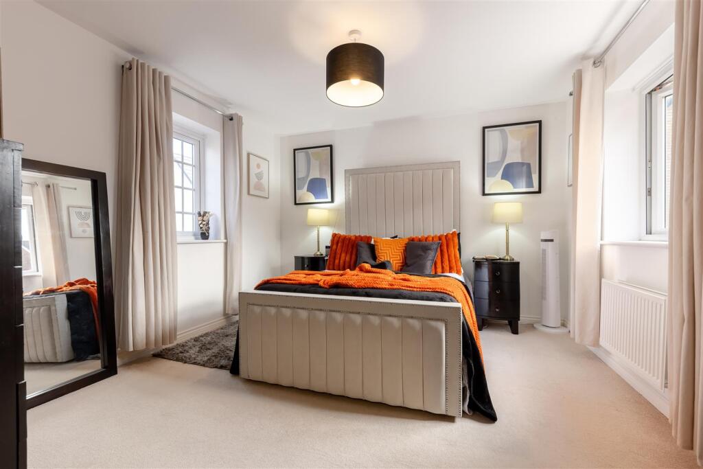 Main Bedrom