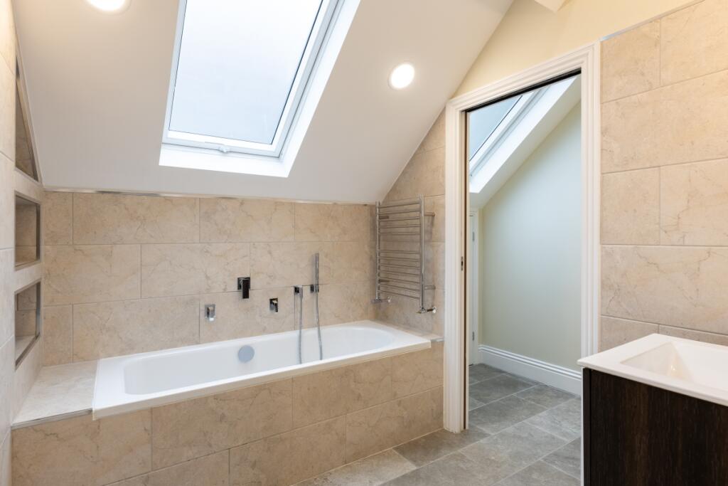 Edgware Road 213B...