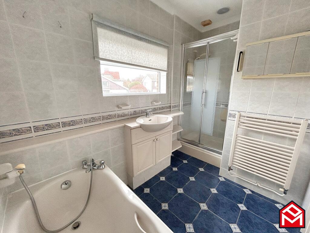 Family Bath &amp; Shower Room