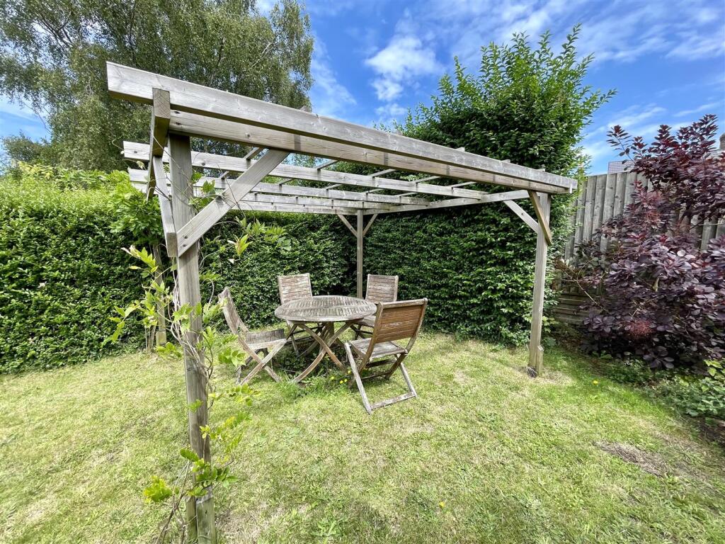 pagoda end garden.jpg