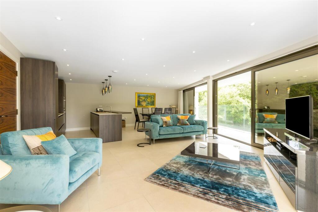 93634_Flat-10-56-The-Avenue  (4).jpg