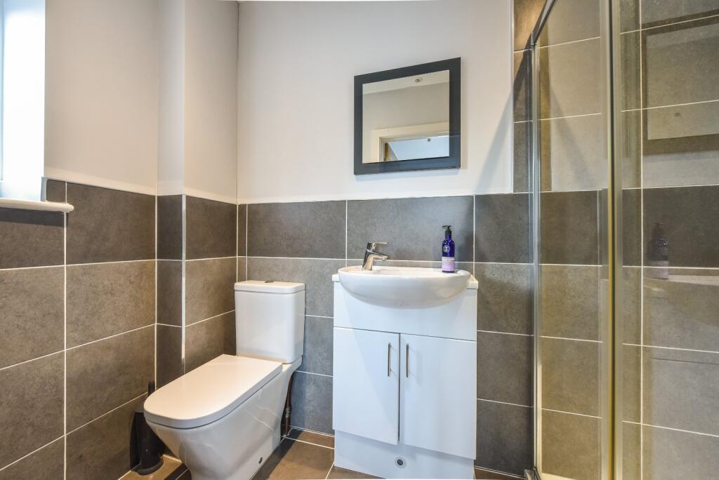 En-Suite Bathroom