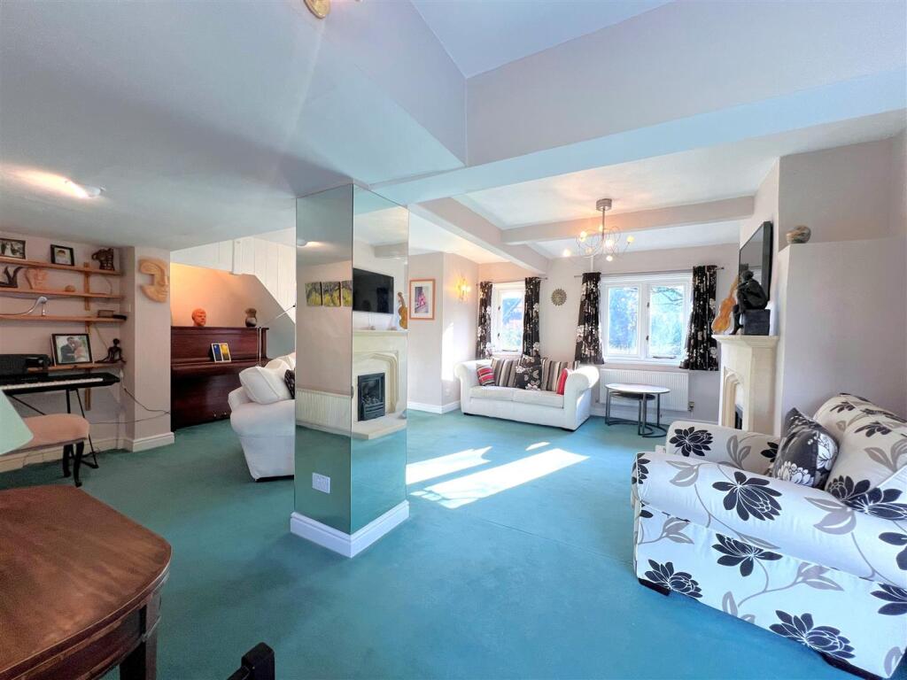 living room 3.jpg