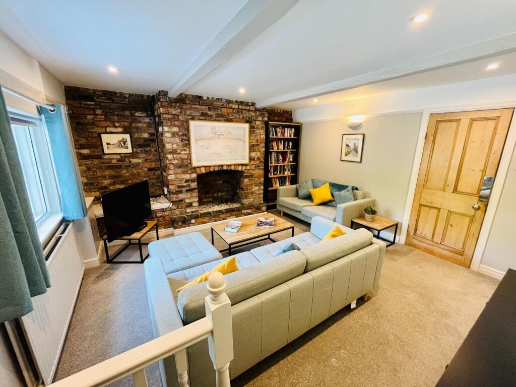 Living Room Aspect 2