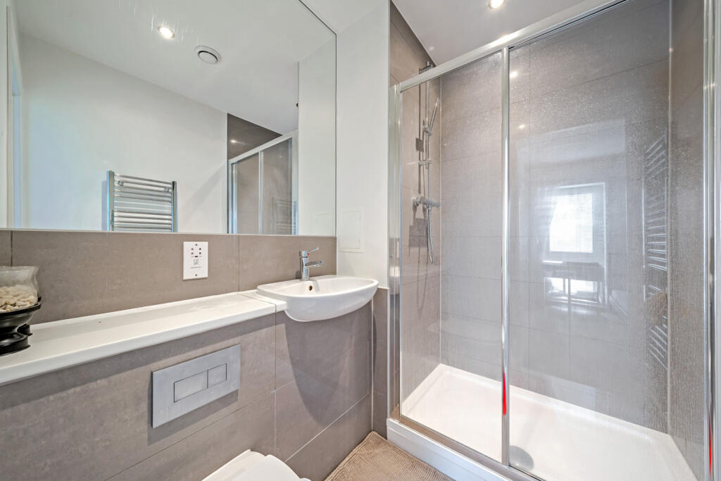 1334819-4-6890bb5...