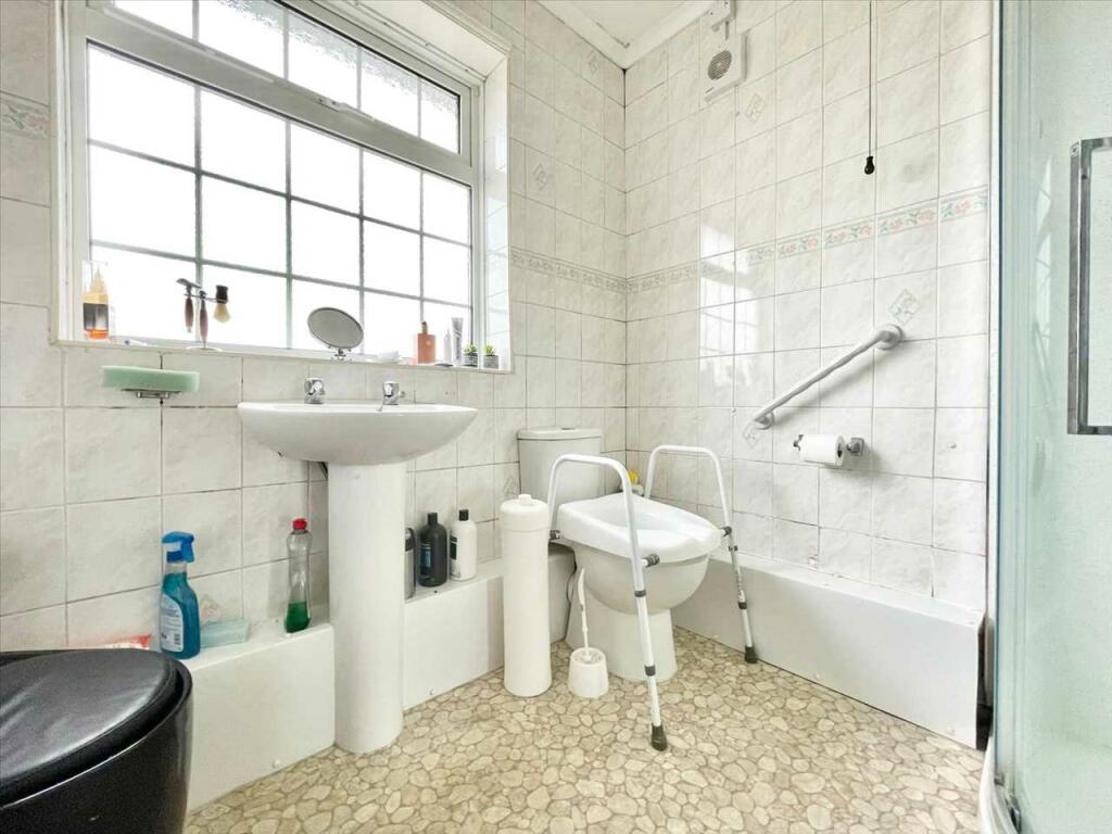 Family bathroom