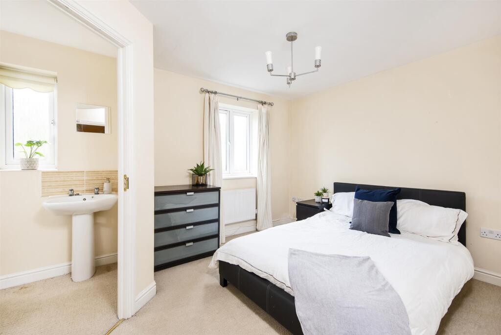 4 Middlewood Close, Bath, BA2 2TU-6.jpg