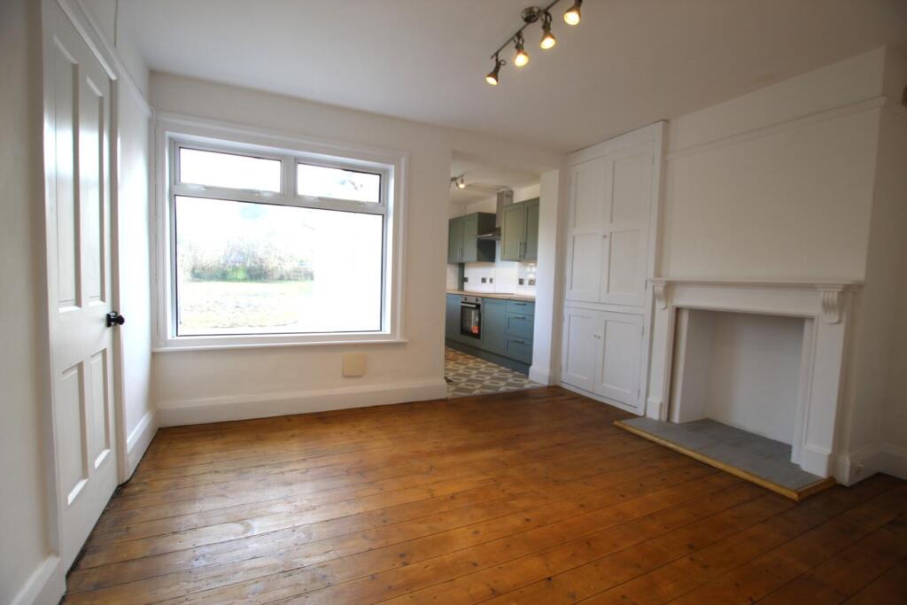 Dining area.JPG