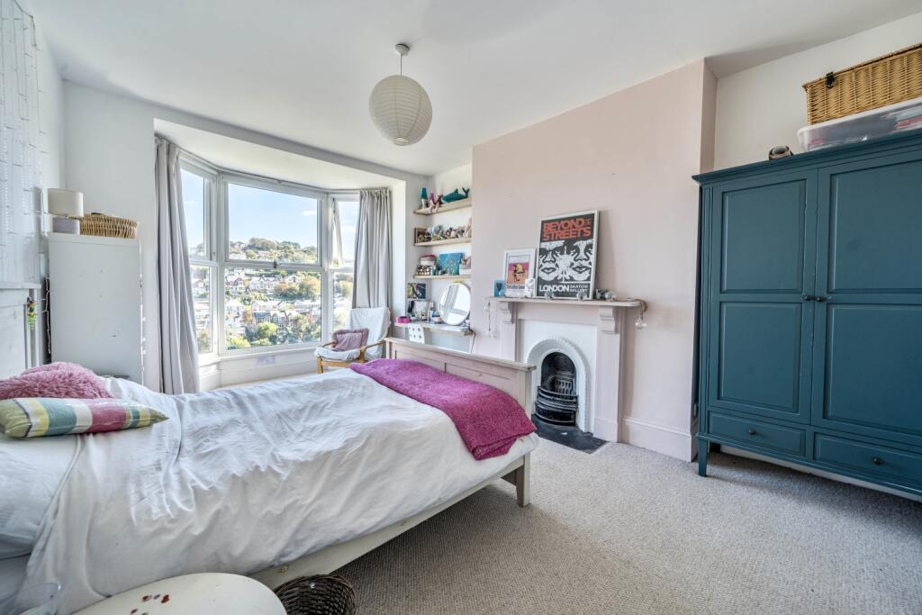 1357823-2-68d28d9ebed7c