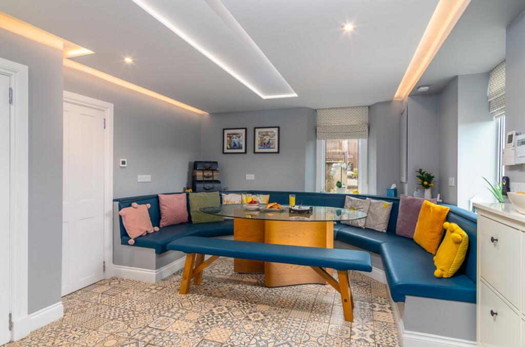 Breakfast room