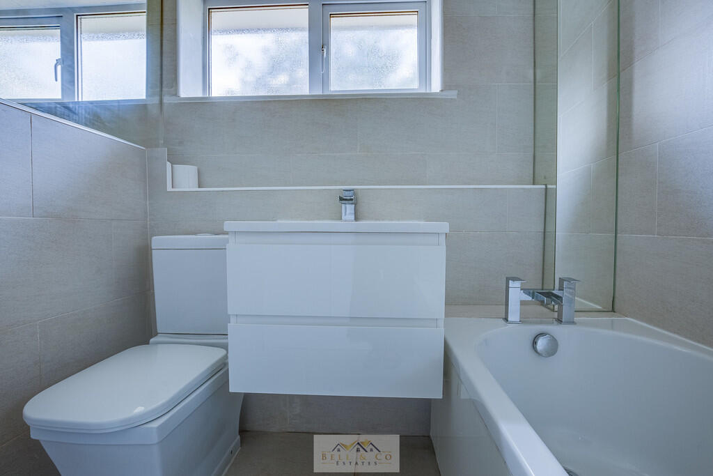 Bathroom 1.2