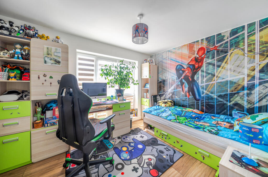 20-68234c8a0b1e2-1290531-ARW-20