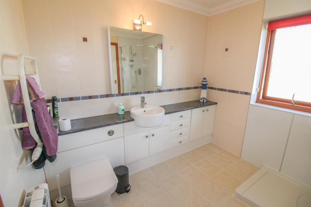 BEDROOM ONE EN-SUITE.jpg