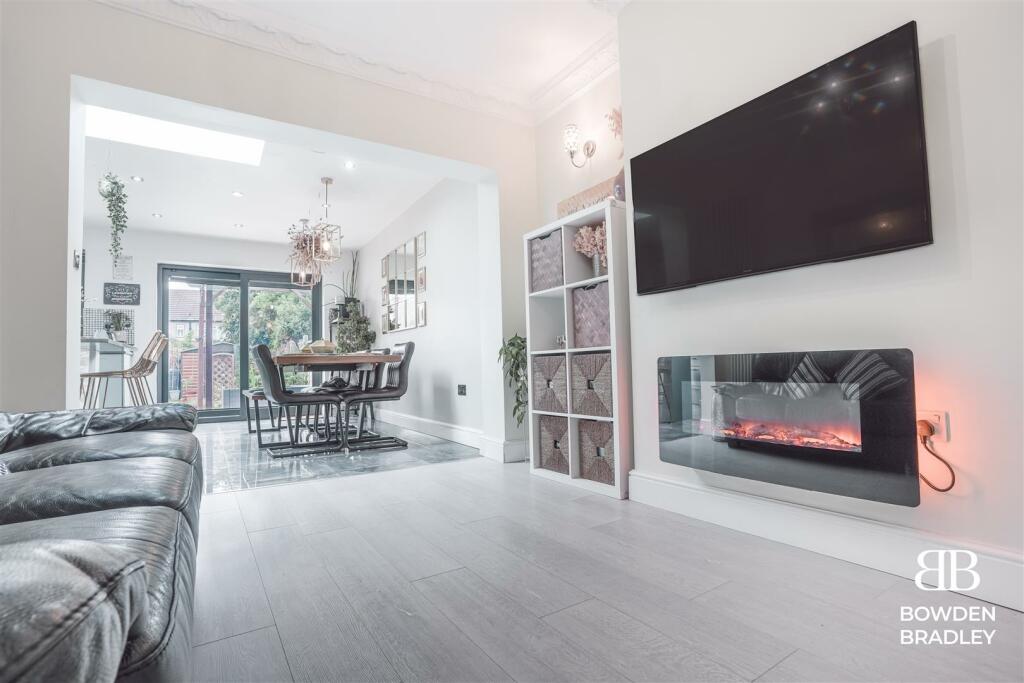 Living Room 2 (B).jpg