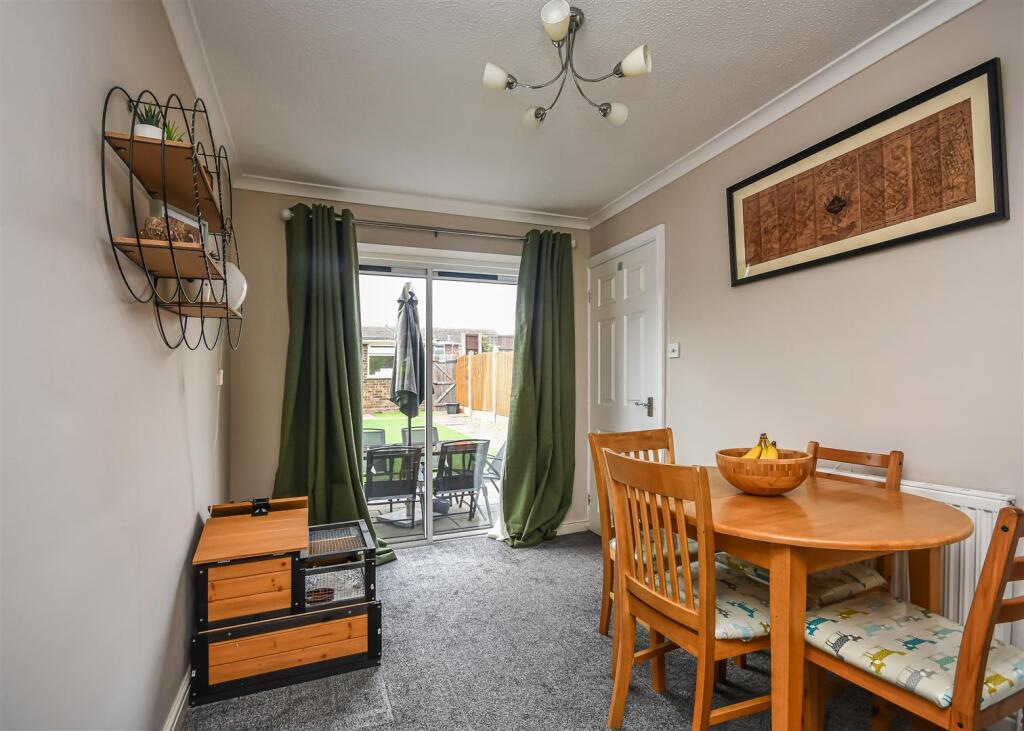 36 The Meadlands-Dining Area (2).jpg