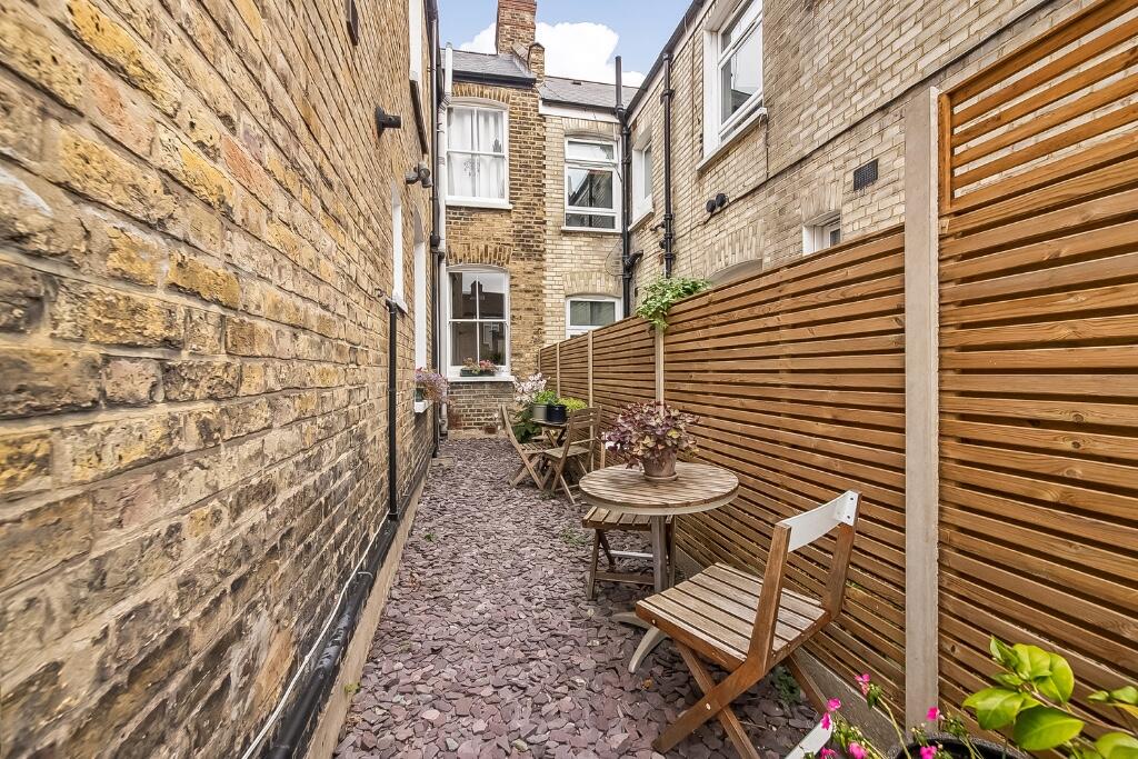 Side return/garden