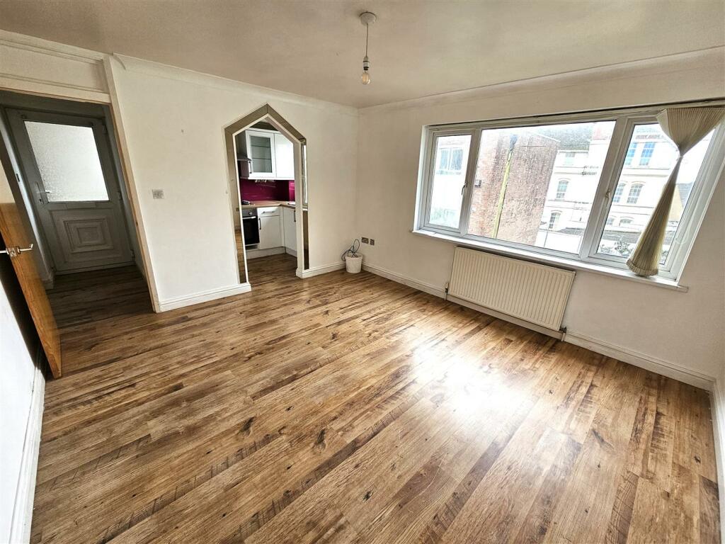 Additional Living room pic.jpg