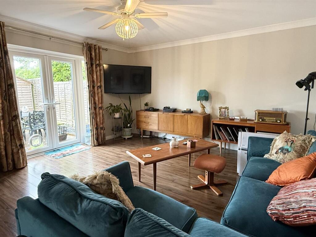 Living Room.jpg