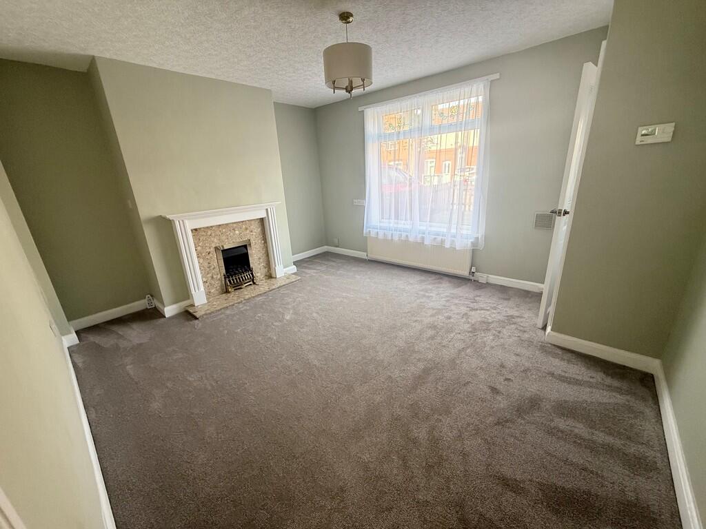 LOUNGE 1