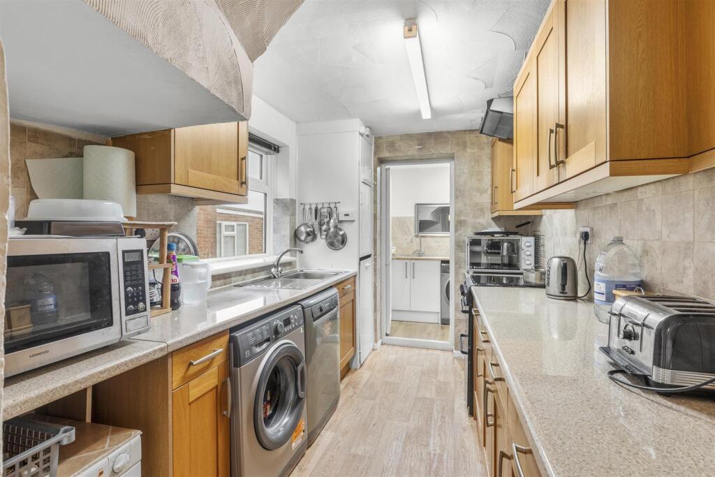 123 Walton Drive, HP13 6UA-5.jpg