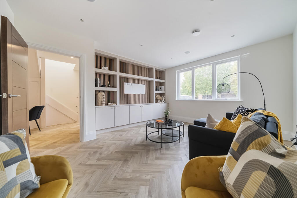 1342904-12-68a48f...