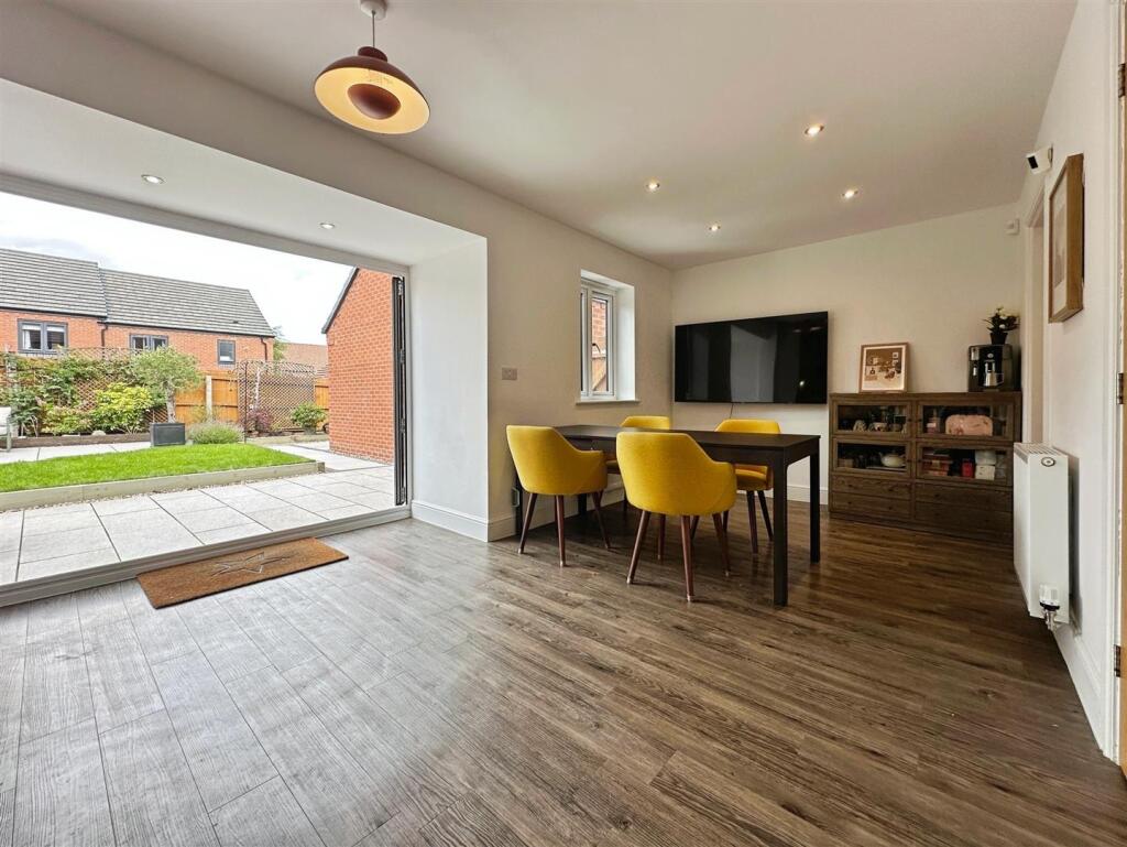 55fa853a--4736-963E-EA8C181F1259-58724-0000145F396