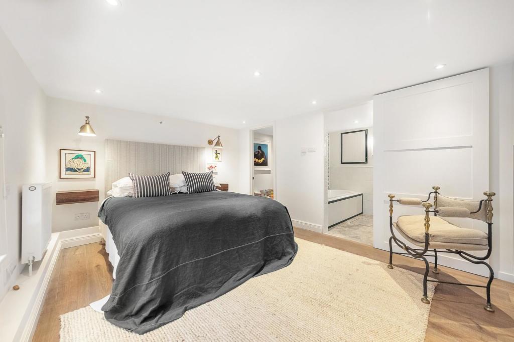 Principal Bedroom.jpg