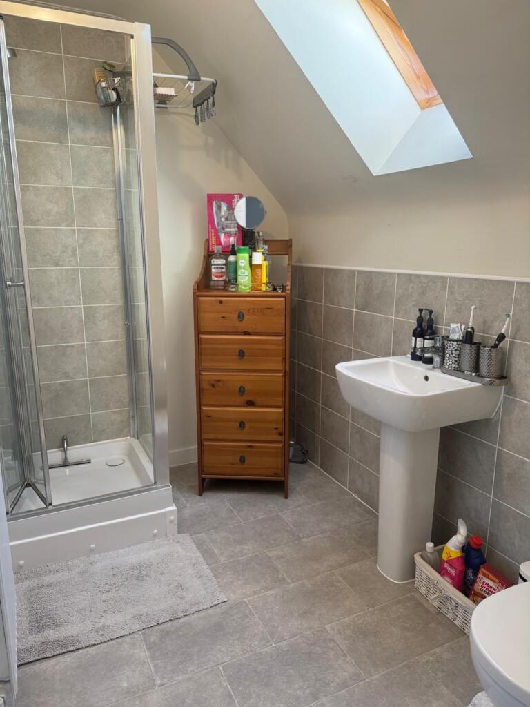 Ensuite - EweMove Cannock